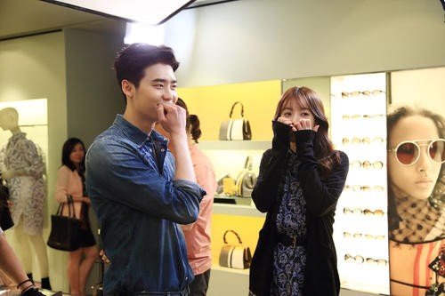 王晓晨吻戏很厉害，能把胡歌亲到吐，演员们拍吻戏时会害羞么？