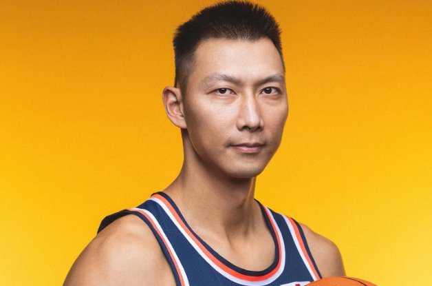 易建联第二个老婆身高