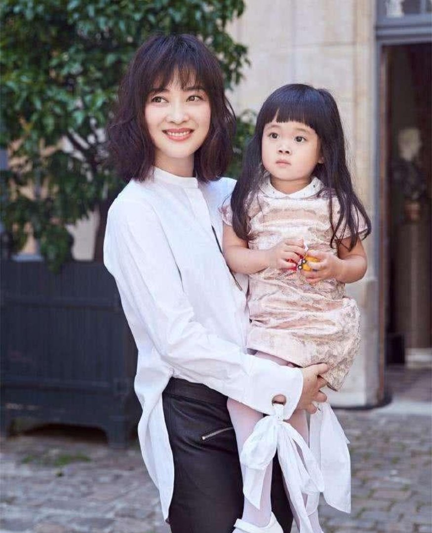 梅婷9岁女儿进军娱乐圈，长相神似妈妈太乖巧，她的演技天赋高吗？