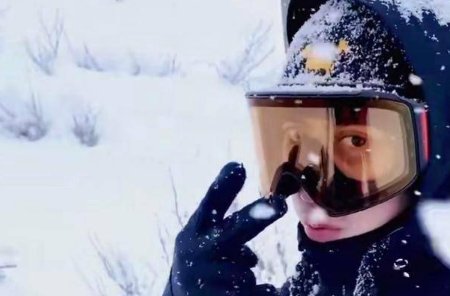 “沪上皇”秦奋身家百亿，一双鞋价值三十万，一支烟价值三万，他有啥背景？