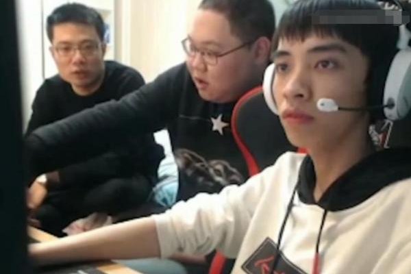 小马为什么被pdd开除