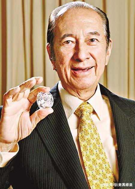 何鸿燊大太太下场如此惨，并非蓝琼缨害的，而是娘家太强势，你怎么看？