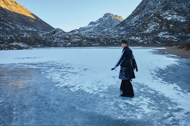 广东小伙被丁真种草，跨越4000里来到理塘种萝卜，丁真的影响力有多大？