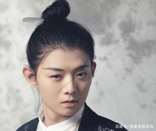 有种“整容”叫火风儿子,剪了短发判若两人,如今变得怎么样?