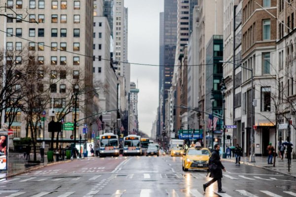 “关闭酒吧！老人不要出门！”，美国加州州长发布了哪些抗疫新措施？