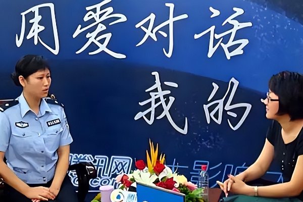 轰动一时的“警察妈妈”:汶川废墟中哺乳9婴,今已是政治部主任