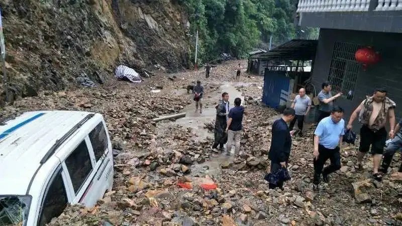 西宁山洪事故追踪，村干部嘶吼挨家通知撤离，为何依旧有那么多人没有撤离？