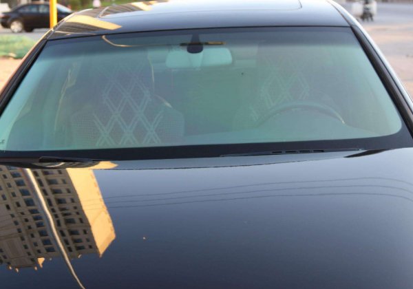 汽车前挡风玻璃修补，挡风玻璃裂痕怎么修复