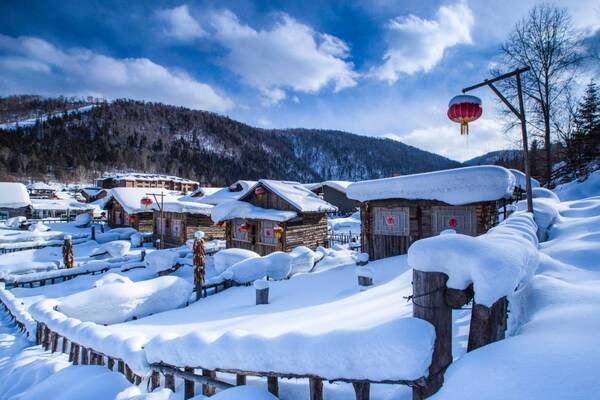 虎年开工第一天多地下大雪,人们出行时该注意哪些安全问题?