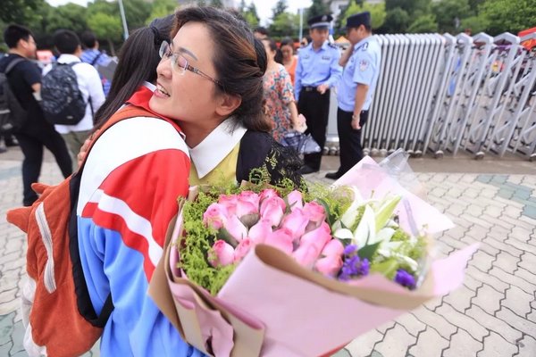 高考什么时候送花比较好