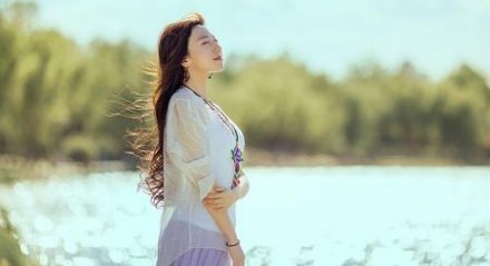 想拍写真照咯？松江这里哪家影楼个人写真拍的好？ 服务态度又好呢