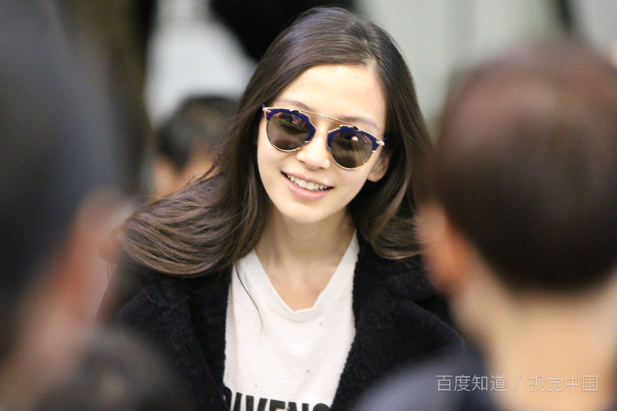 杨颖参演了《中国机长》，可为什么该片全程宣传都没让她参加呢？