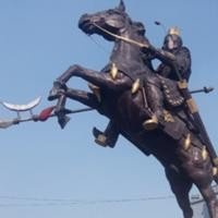 人中吕布马中赤兔打一成语