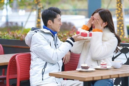 对于男朋友给自己买假货这件事，你的看法是什么？