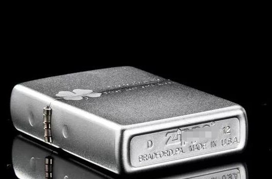 圣诞节给男朋友送什么礼物好？