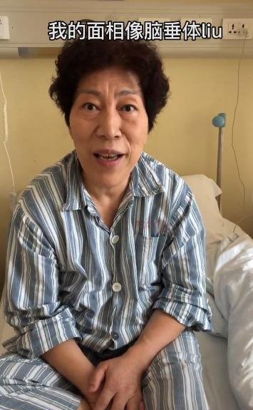 乔任梁去世四周年！60岁妈妈凌晨发文悼念，曾患脑垂体瘤如今怎样？