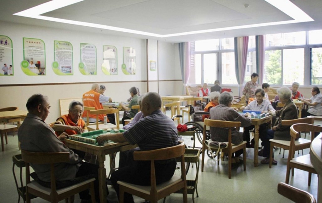 江苏扬州确诊病例60岁以上近七成，高老龄化城市有哪些防控难点？