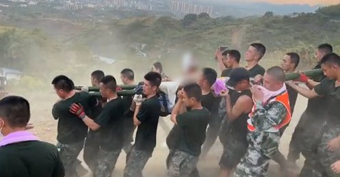 令人揪心！重庆山火救援车掉下百米山坡，救援道路有多艰险？