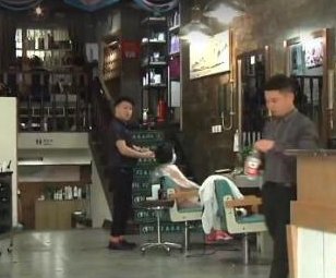 被骗三四次，卡里有2.5万继续用要再充2.5万，为何早不报警？