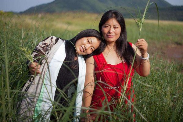 姐妹俩被妹妹前夫刺十余刀身亡，先出轨再杀人，为何如此嚣张？