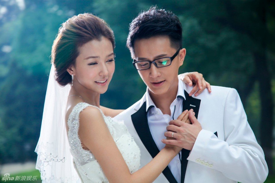 韩庚熊抱吴昕坠落 韩庚姚星彤晒结婚证是怎么回事