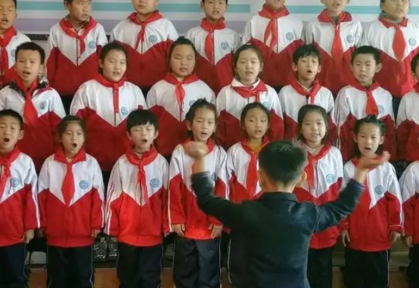 小二声部合唱曲目哪些比较好？