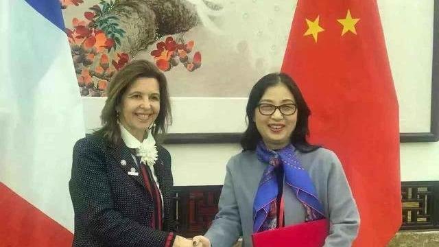 她是任正非最坚定的“灵魂伴侣”，7年当上华为董事长，后来怎样？