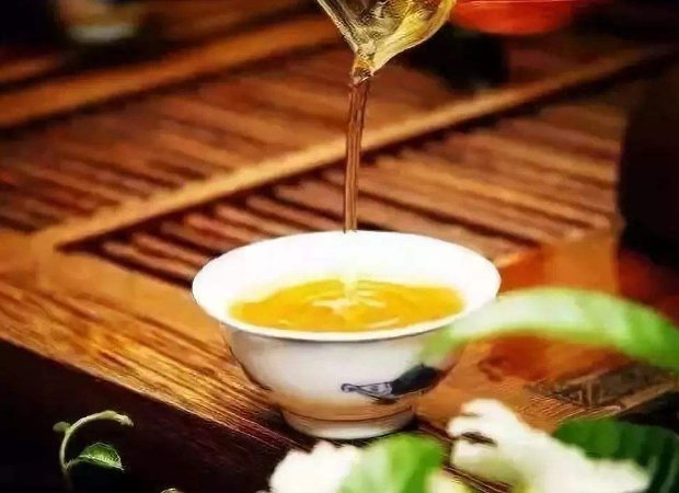 何须魏帝一丸药，且尽卢仝七碗茶出自哪里？