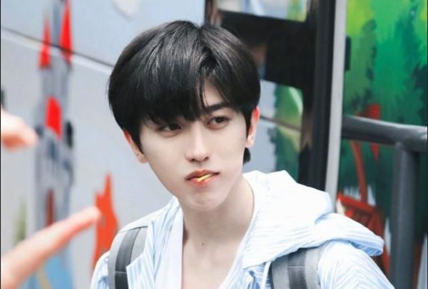 参加跑男的明星谁死了？