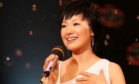 周艳泓:被初恋丈夫宠成掌中宝,一生最庆幸的是和李厚霖分手,为何这样说?