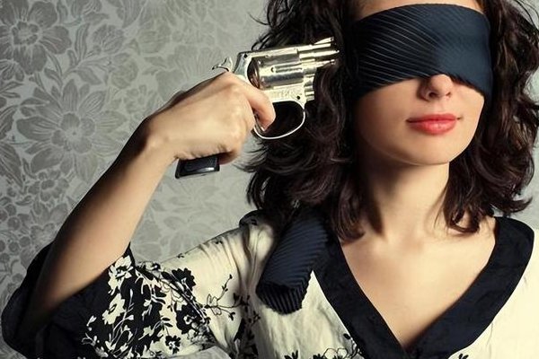 russian roulette翻译