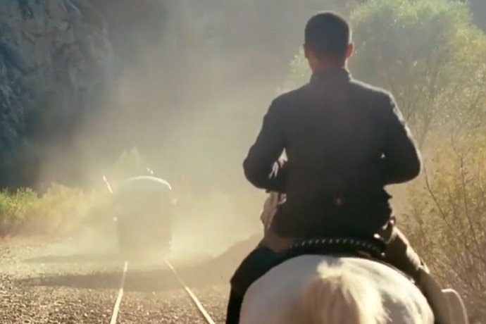 电影让子弹飞中县长夫人是谁扮演的?