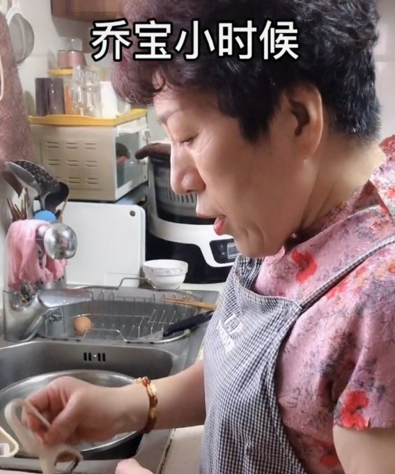 乔任梁去世四周年！60岁妈妈凌晨发文悼念，曾患脑垂体瘤如今怎样？