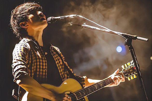 南方姑娘这首歌是谁唱的？歌词是什么？