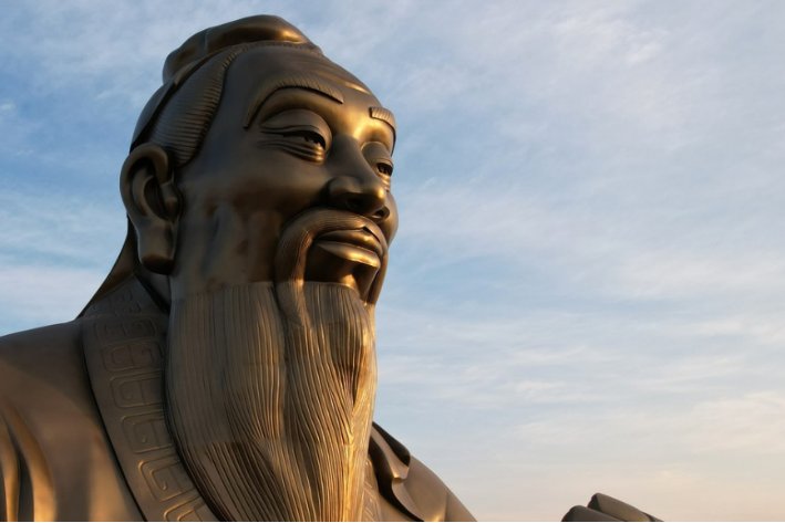 孔子对晏子事三君的看法