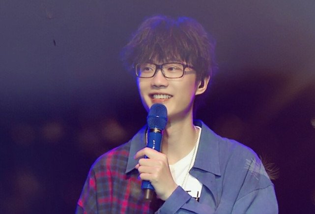 周董对狗仔下手，许嵩直接来了个怼人三部曲，你知道是什么歌吗？