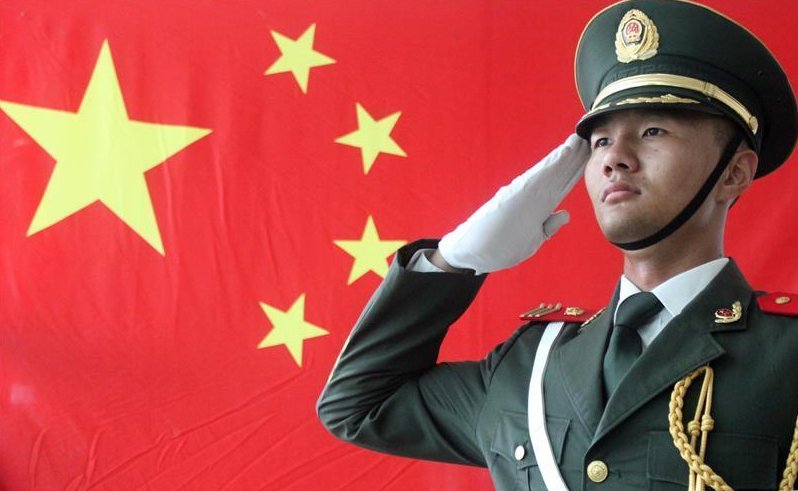 标准的立正，稍息，敬礼，的姿势是怎样的