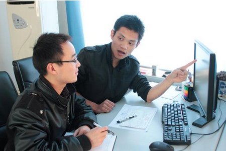 finance director和finance controller的区别？