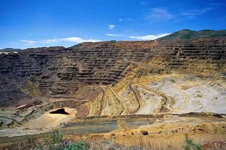 钴价持续发力,一年半价格涨幅近6成,造成钴价疯涨的根本原因是什么?