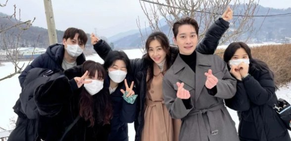 32岁黄灿盛与大8岁女友结婚，承认女友已怀孕，他们之间是如何相识的？