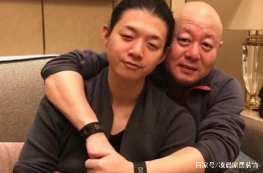 有种“整容”叫火风儿子,剪了短发判若两人,如今变得怎么样?