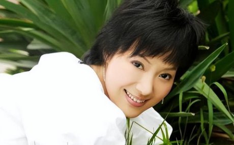 周艳泓:被初恋丈夫宠成掌中宝,一生最庆幸的是和李厚霖分手,为何这样说?