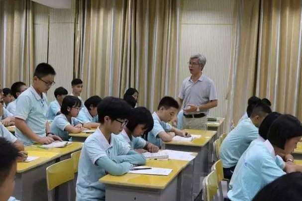 滔滔不绝中的绝是什么