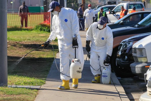 “关闭酒吧！老人不要出门！”，美国加州州长发布了哪些抗疫新措施？