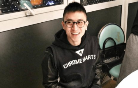 “沪上皇”秦奋身家百亿，一双鞋价值三十万，一支烟价值三万，他有啥背景？