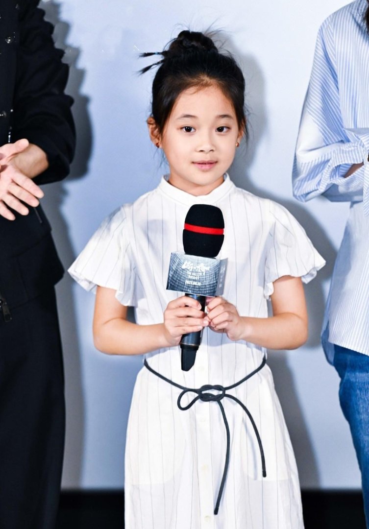梅婷9岁女儿进军娱乐圈，长相神似妈妈太乖巧，她的演技天赋高吗？