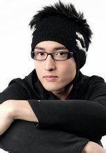 爱情公寓关谷的简历 清楚的 谁有 传给我 谢谢