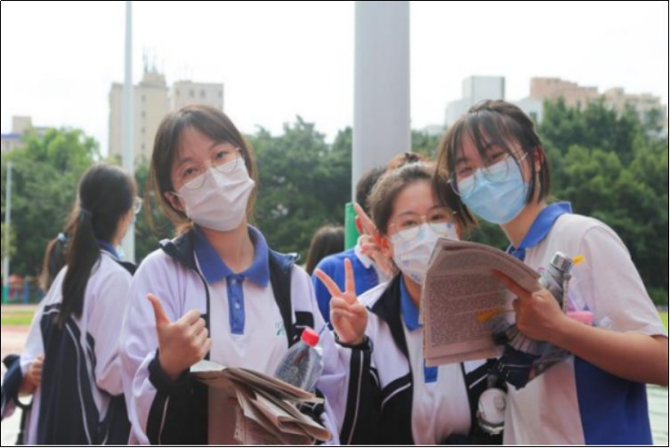 全国近十年高考人数