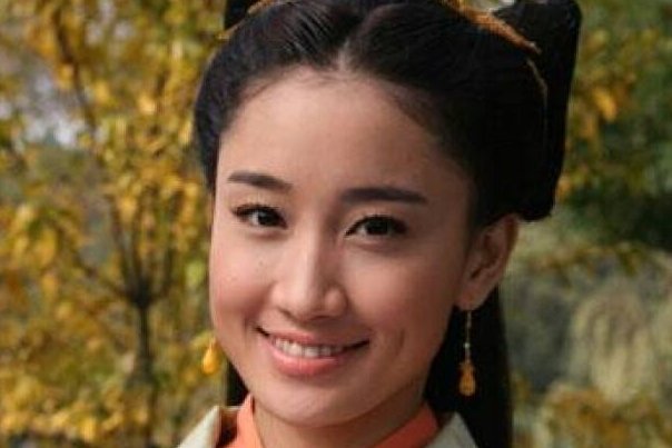 电视剧新包青天之黄金梦里的慕容婉儿是谁扮演的?