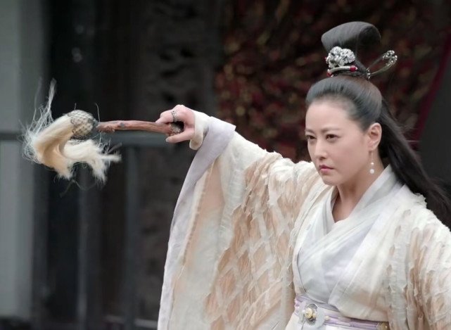 峨眉派的掌门是谁呢？